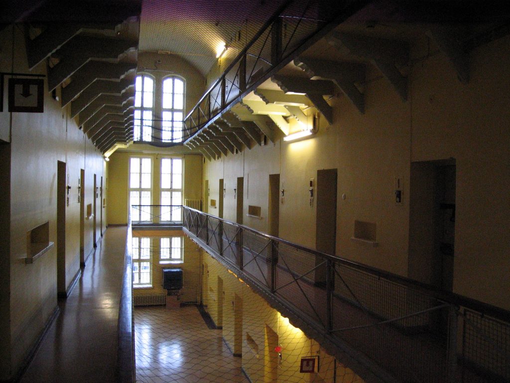 vankilan käytävä